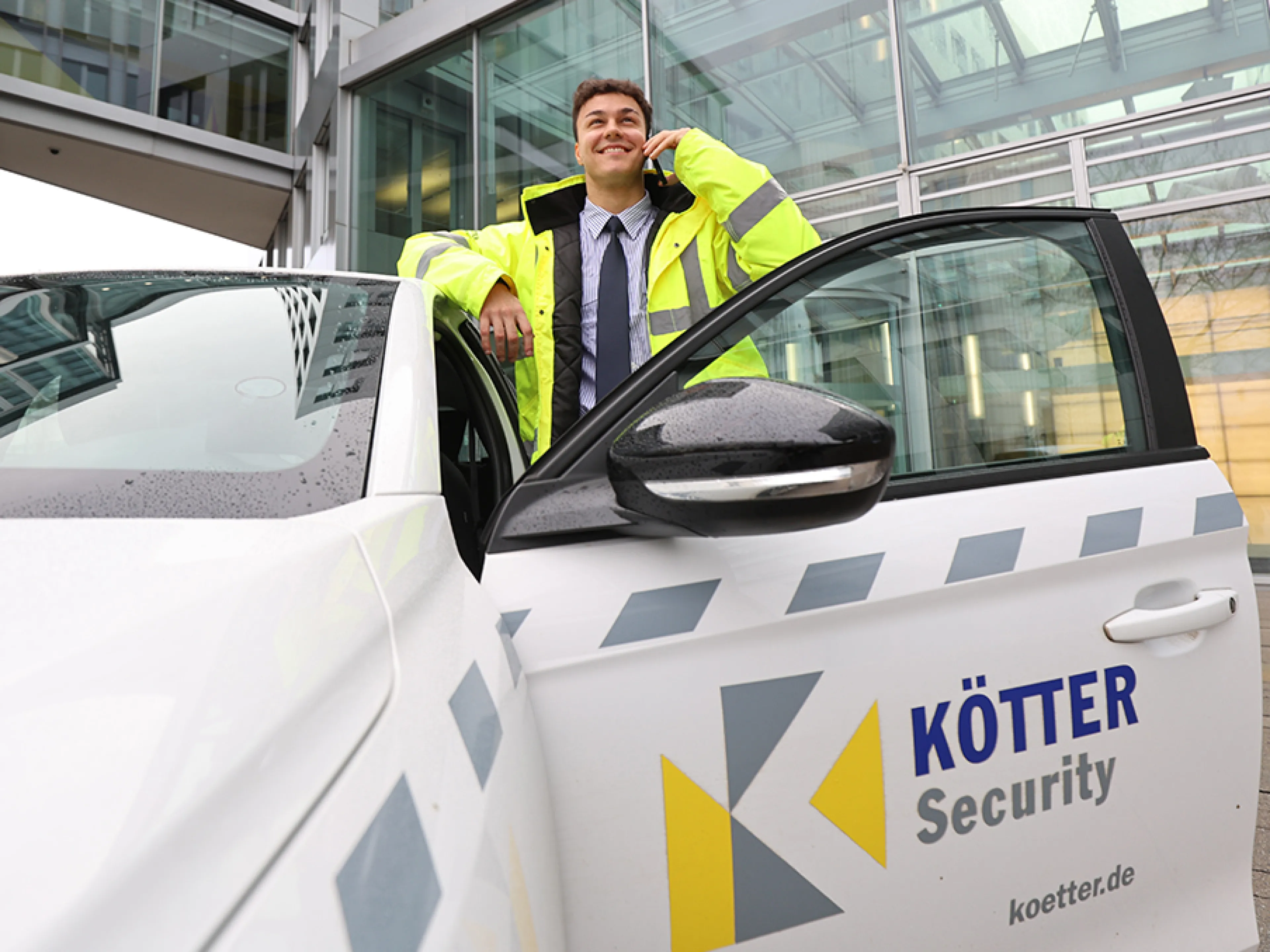 Qualifizierte Beschäftigte von Kötter Security für verschiedene Security-Themen in der Niederlassung in Dortmund