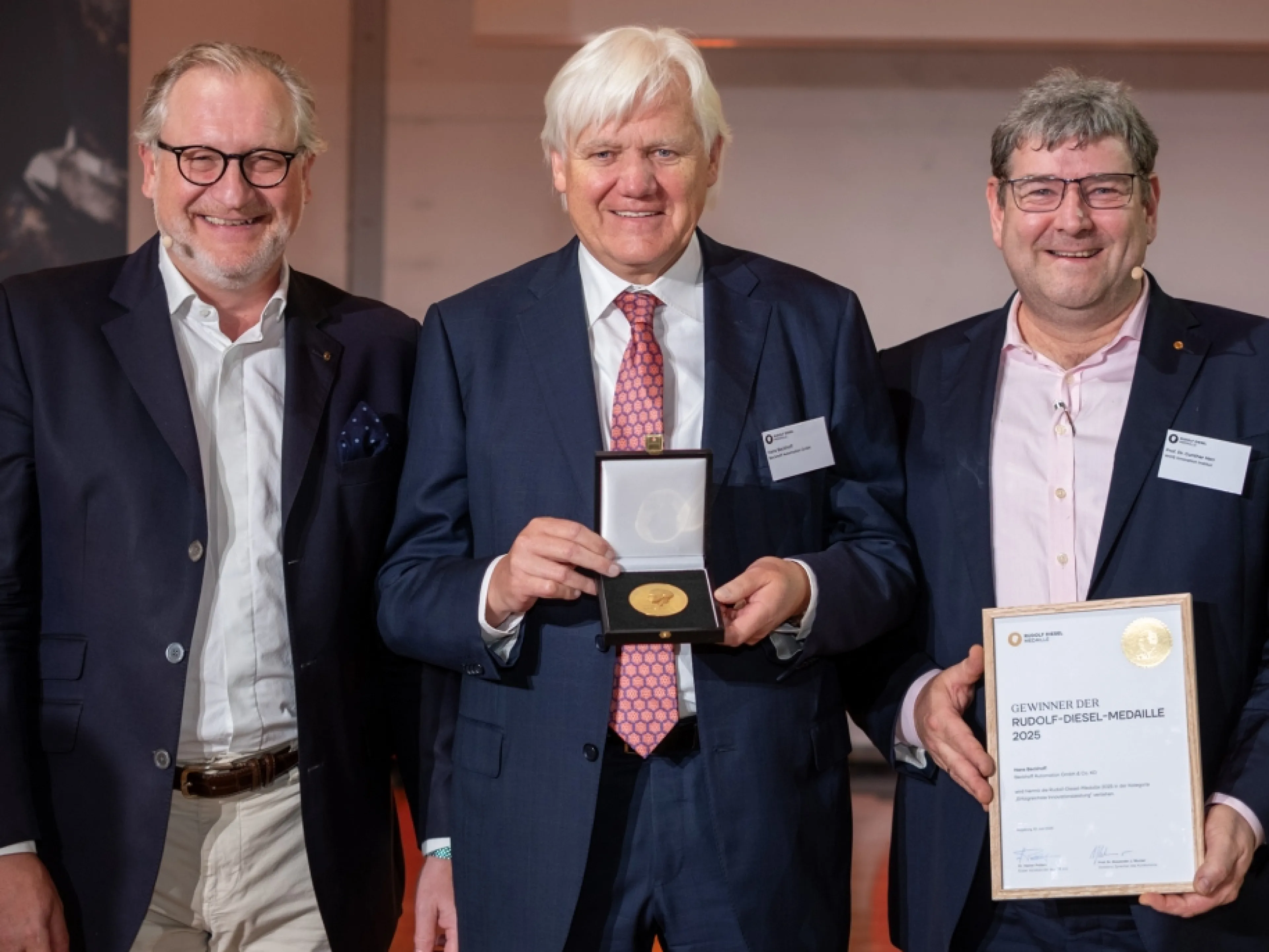 Im Rahmen der feierlichen Medaillenverleihung erhielt Hans Beckhoff die prestigeträchtige Auszeichnung
