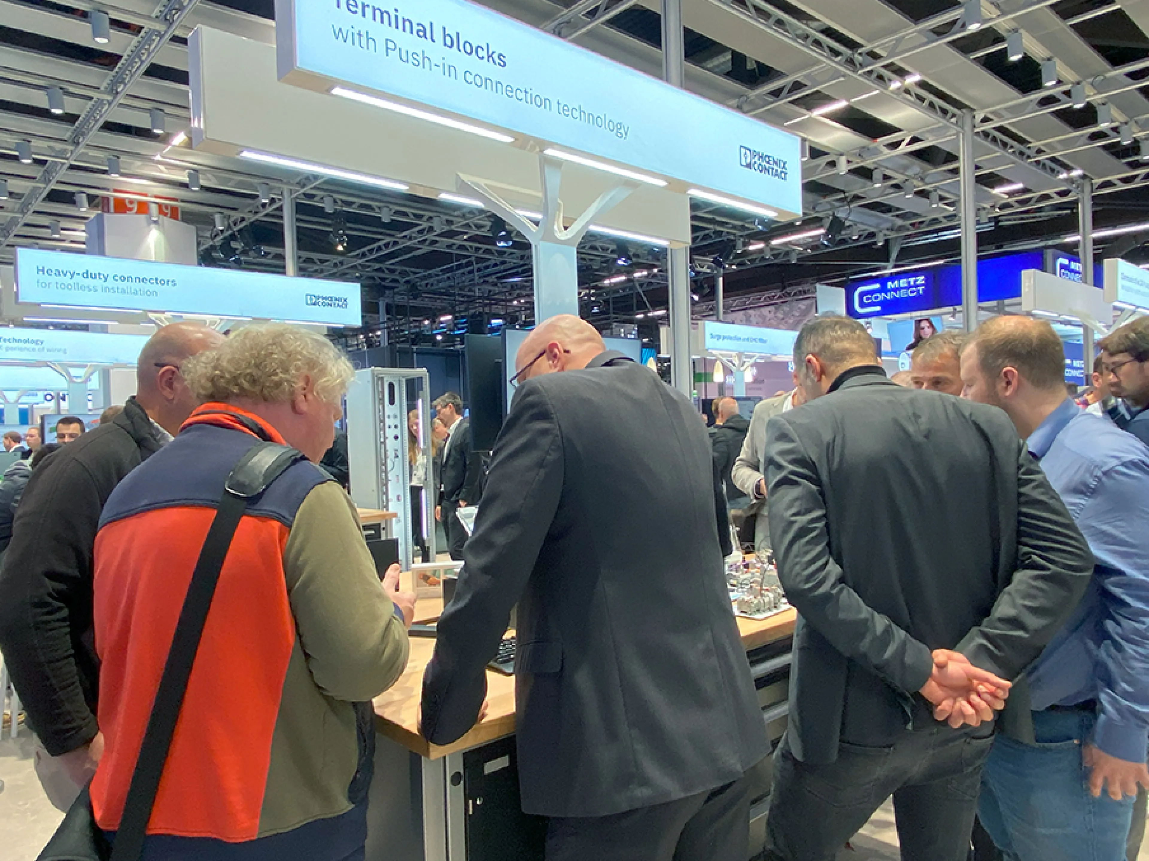 Reger Austausch auf der SPS - Smart Production Solutions