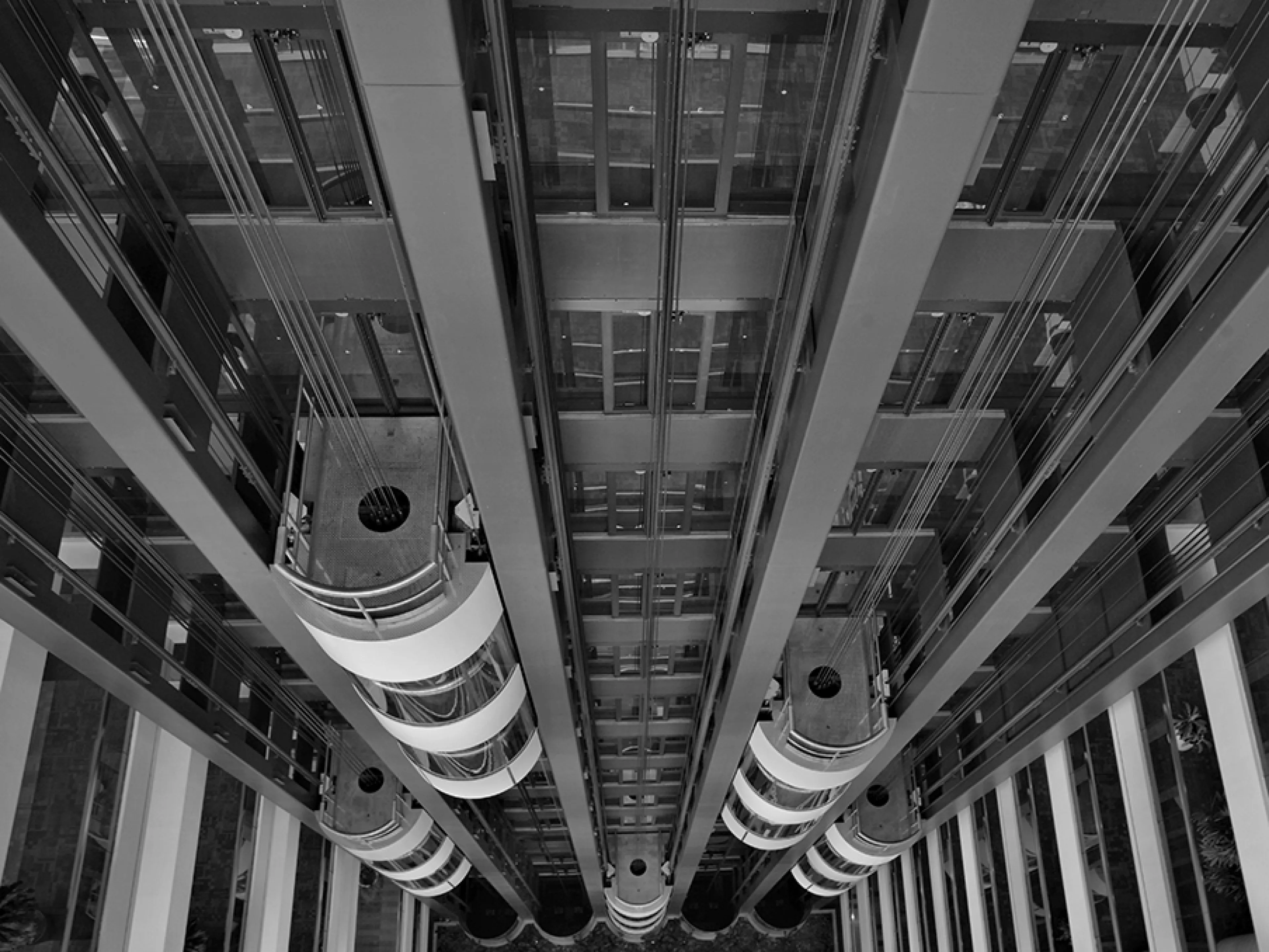 Aufzugsicherheit: Der „Anlagensicherheitsreport 2026“ zeigt, dass ein Großteil der Aufzugsanlagen in Deutschland Mängel aufweist