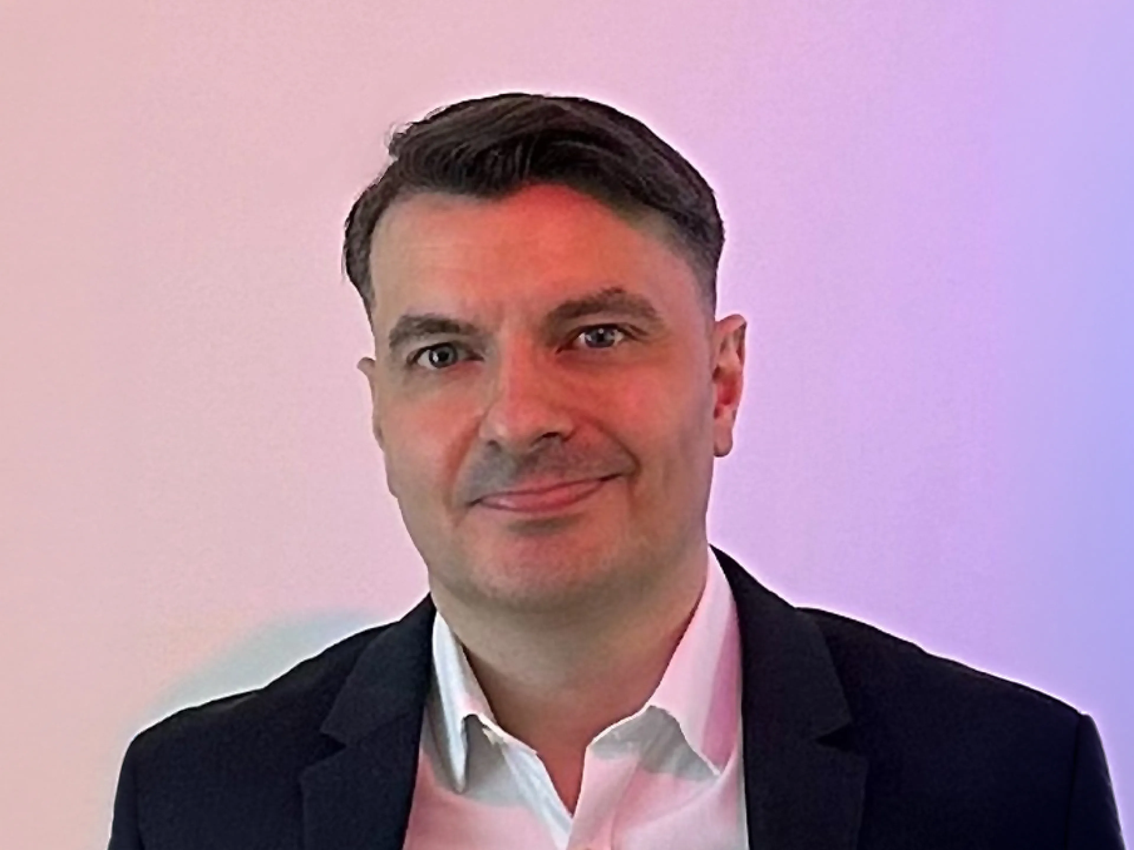 Matt Wood, Head of Cyber Security Operations beim Abbyy, erklärt, warum für KI-Sicherheit Governance, Genauigkeit und Verantwortlichkeit darüber entscheiden, ob KI im Betrieb tatsächlich nützlich ist
