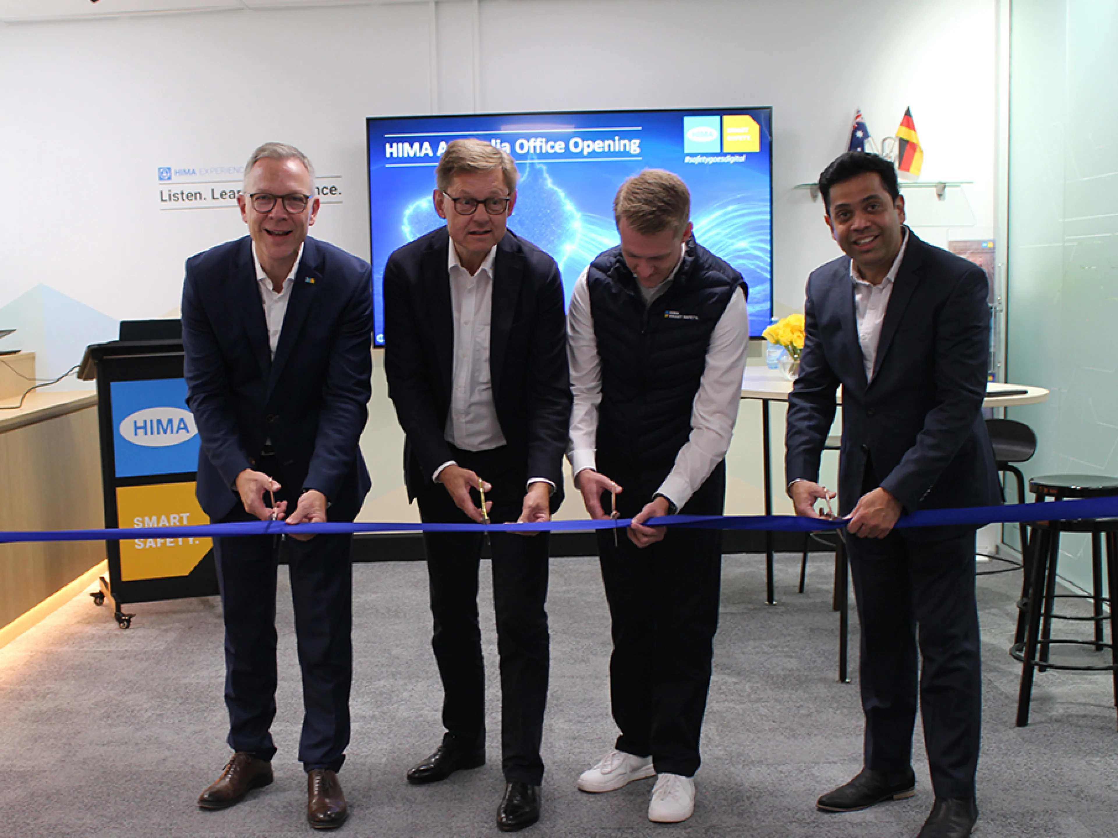 Hima eröffnet in Perth einen neuen Standort - v.l.n.r.: Jörg de la Motte, Steffen Philipp, Florian Philipp und Bhushan Sathe