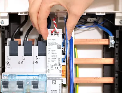 Überspannungsschutz - Kombiableiter von Phoenix Contact schützt Zählerplätze durch integrierten Spannungsabgriff