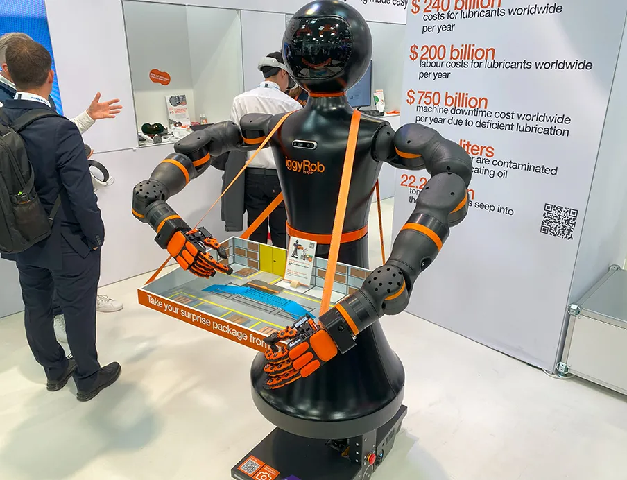 Igus stellte seinen ersten in Deutschland produzierten humanoiden Roboter vor
