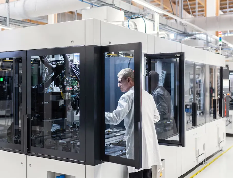 Maschinensicherheit bedarf klarer Produktstrukturen, verständlicher Services, einfacher Installation und intuitiver Bedienung, die Stillstände reduzieren und Produktivität steigern