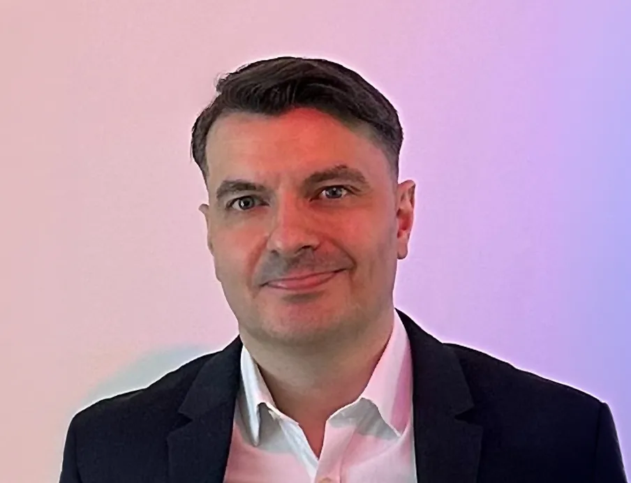 Matt Wood, Head of Cyber Security Operations beim Abbyy, erklärt, warum für KI-Sicherheit Governance, Genauigkeit und Verantwortlichkeit darüber entscheiden, ob KI im Betrieb tatsächlich nützlich ist
