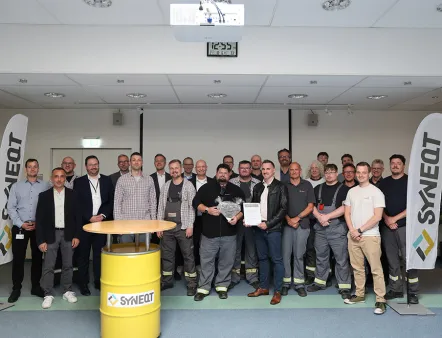 Evonik hat das Team von Syneqt im Chemiepark Wesseling mit dem Diamant Safety Award für seine Arbeitssicherheit geehrt